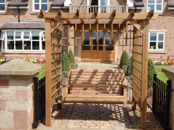 SWINGING-ARBOUR-1eb0a3cc SWINGING-ARBOUR-1eb0a3cc